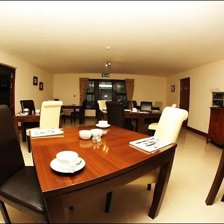 All The Twos Lodge Clifden