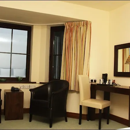 The Twos بيت ضيافة كليفدين