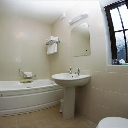 All The Twos Lodge Guest house 4*