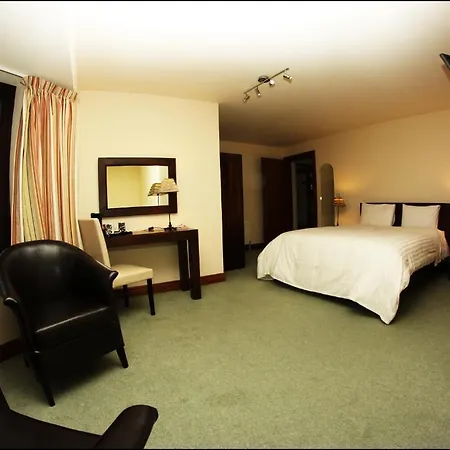 Guest house All The Twos Lodge 4*